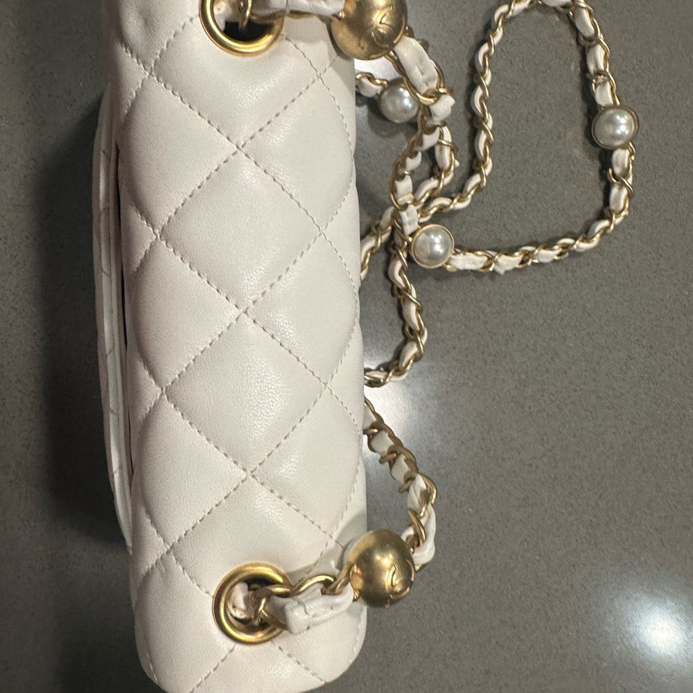 Chanel Classic Mini flap - Picture 7 of 15